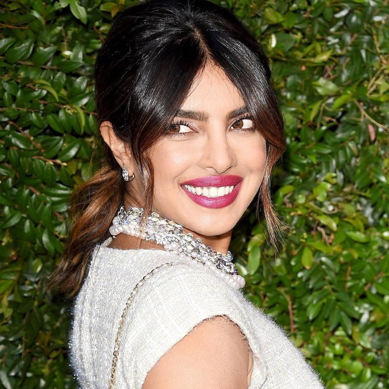 احدث احمر شفاه خريف 2020 من بريانكا شوبرا