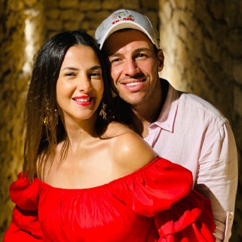 دنيا سمير غانم وزوجها