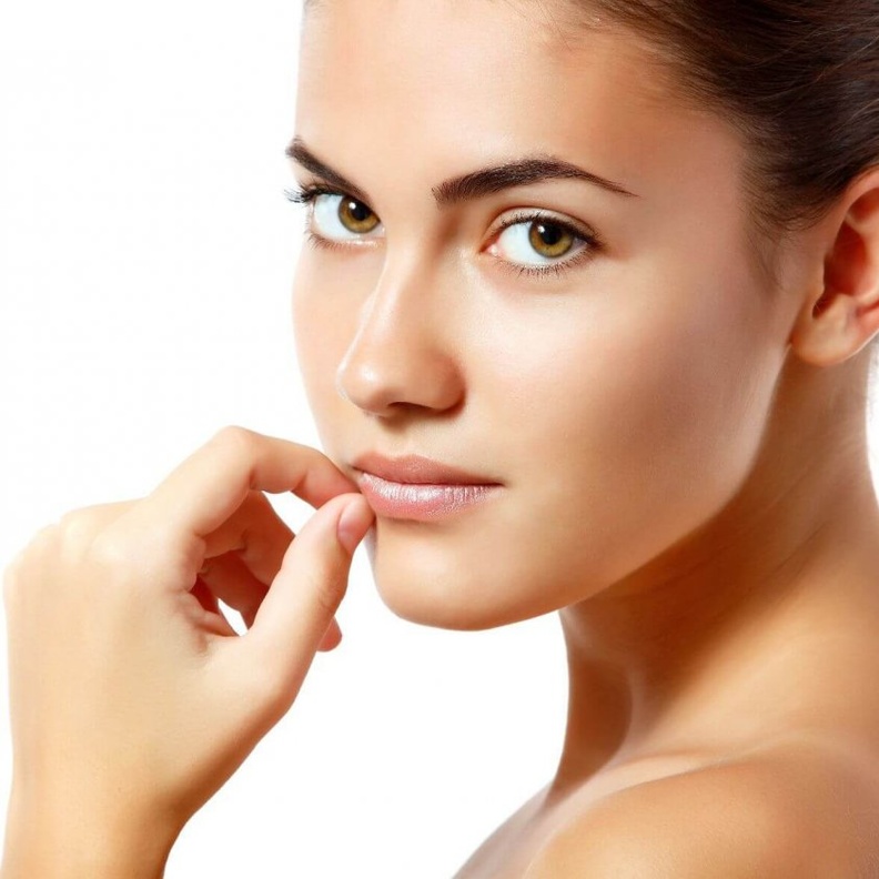 شفط دهون الخد يزيل الخلايا الدهنية بشكل دائم من وجهك