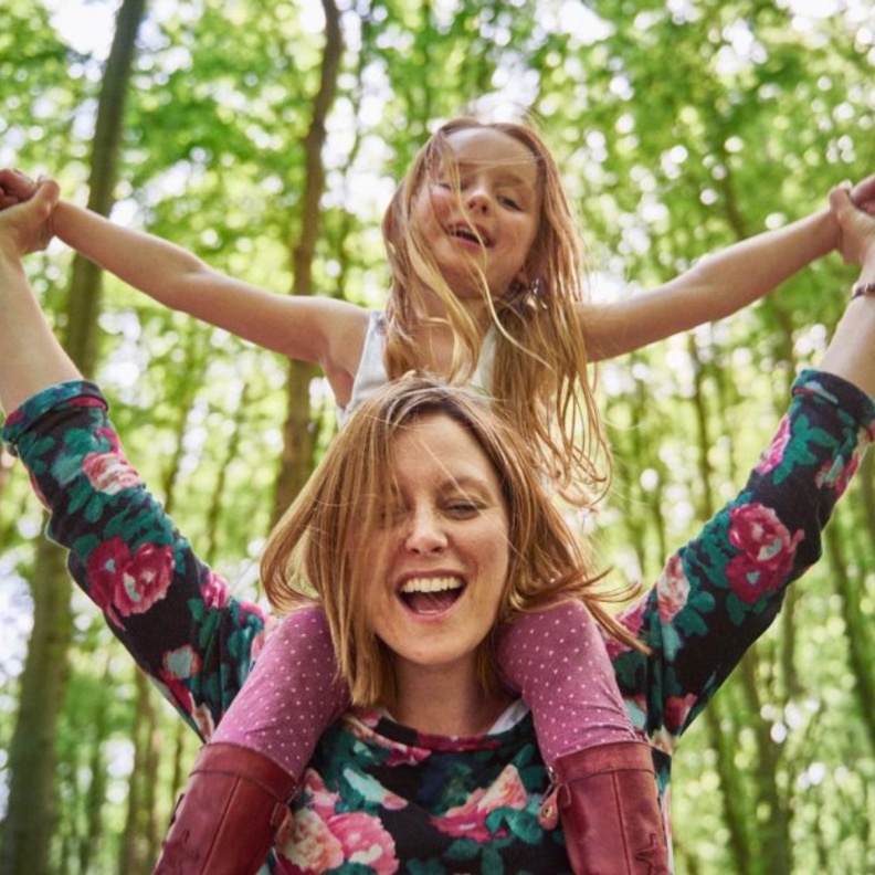 صفات امرأة برج العذراء الزوجة والام