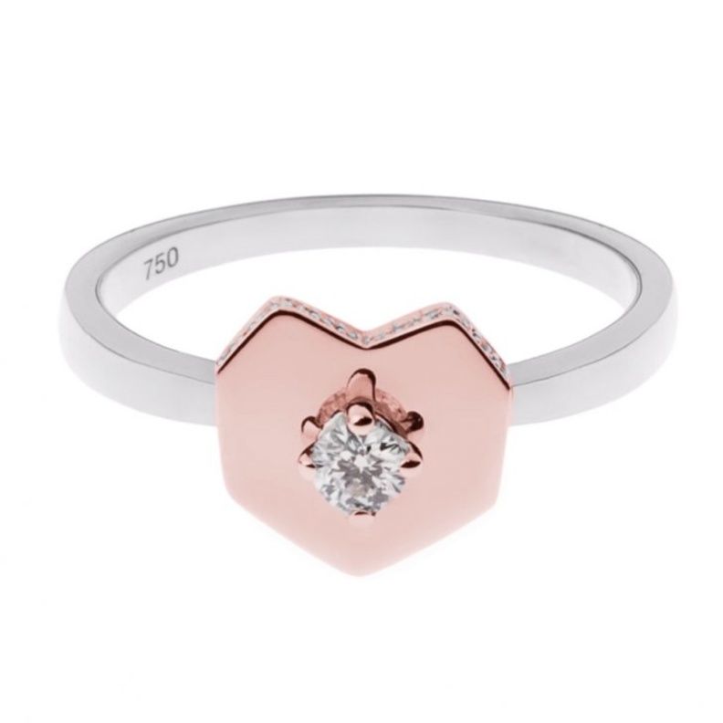 خاتم قلب بوحي هندسي من مصممات مجوهرات سعوديات