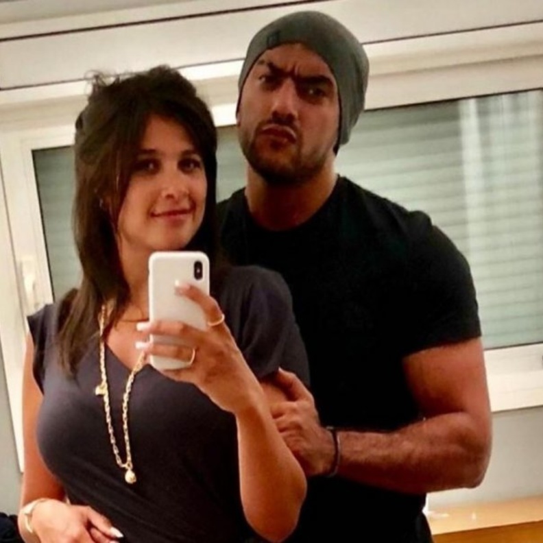 ياسمين عبد العزيز واحمد العوضي