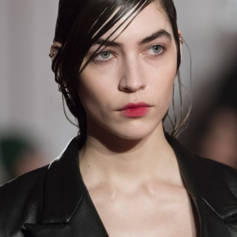 تعلمي خطوات تطبيق الأومبريه المات على شفتيك بأسلوب 16Arlington