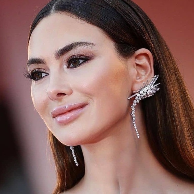 اطلالات ستيفاني صليبا الجمالية في مهرجان البندقية