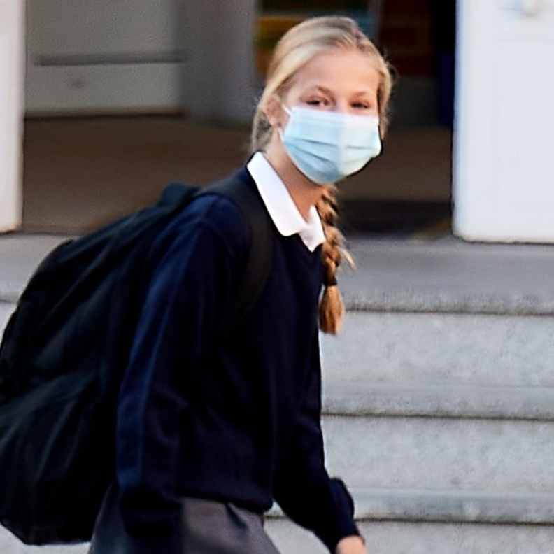 الأميرة ليونور تدرس في مدرسة سانتا ماريا دي لوس روزاليس