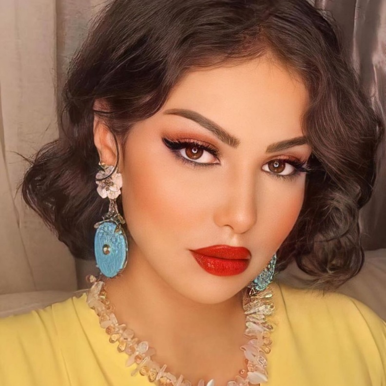  تسريحات شعر ومكياج النجمات 