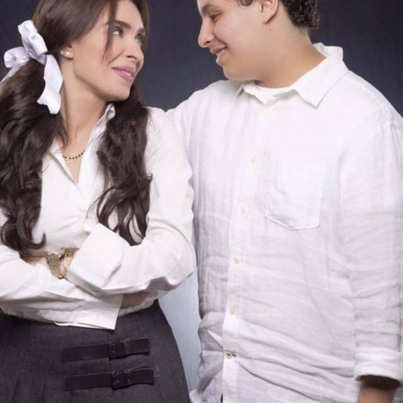 دينا ونجلها 