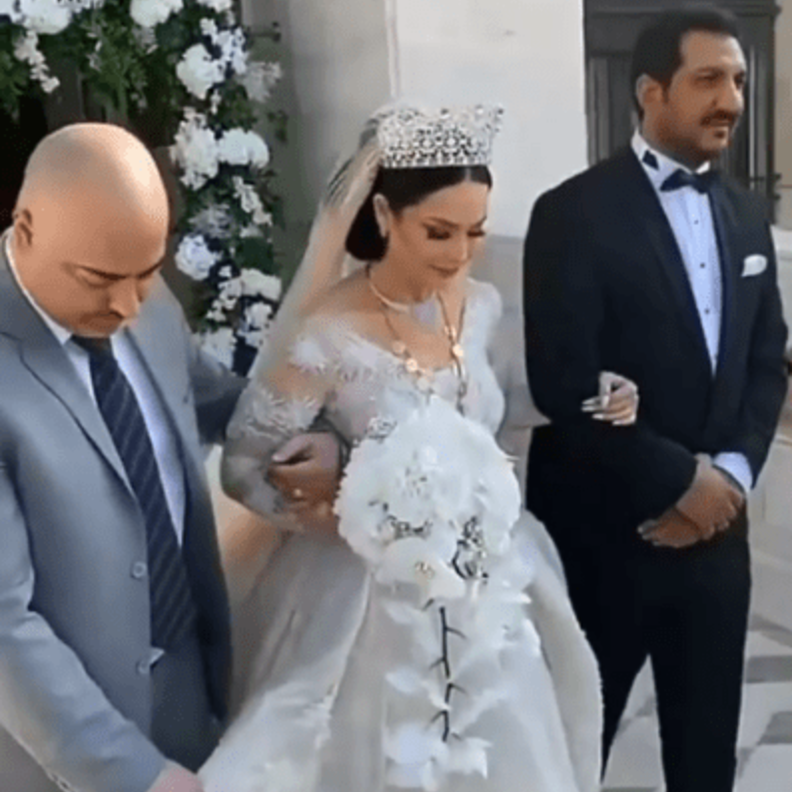 اطلالة ديانا كرزون بالفستان الابيض