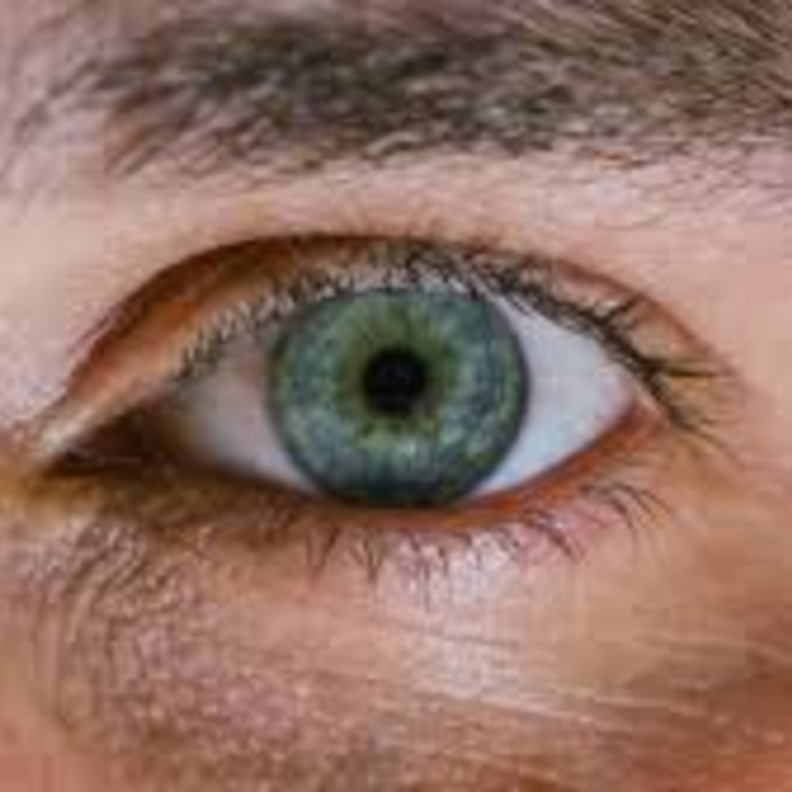  أضبط مستوى إضاءة المكان مع سطوع شاشة الكمبيوتر