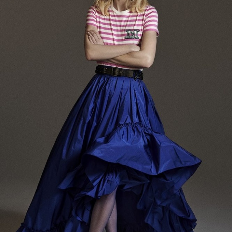 لإطلالة مميّزة في سهراتك.. اختاري أزياء Max Mara 