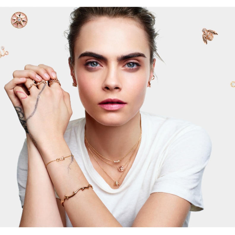 محاور المشاهير عدنان الكاتب يحاور عارضة الأزياء Cara Delevingne وجه علامة Dior