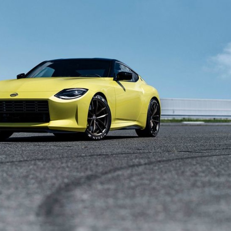 مقصورة كلاسيكية في سيارة Z Proto