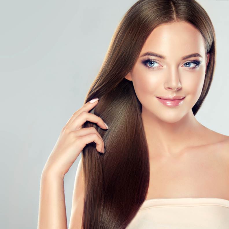 خلطات طبيعية من العسل وزيت الزيتون يجعل شعرك لامعاً وصحياً