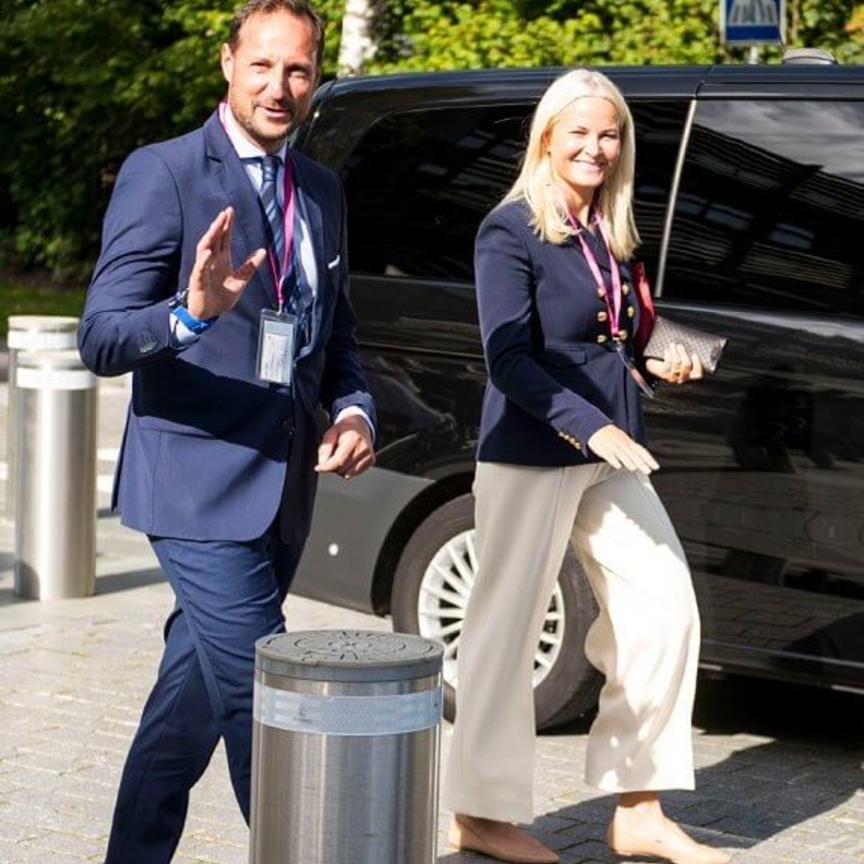 ولي عهد النرويج وزوجته