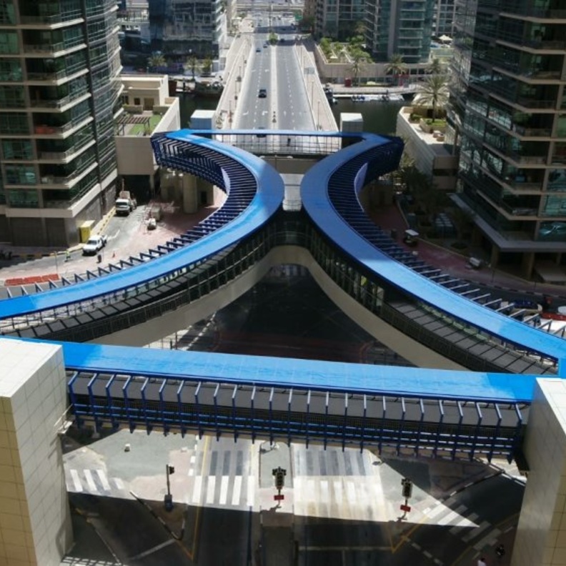 افتتاح جسر للمشاة في شارع الملك سلمان هو الأول من نوعه في دبي