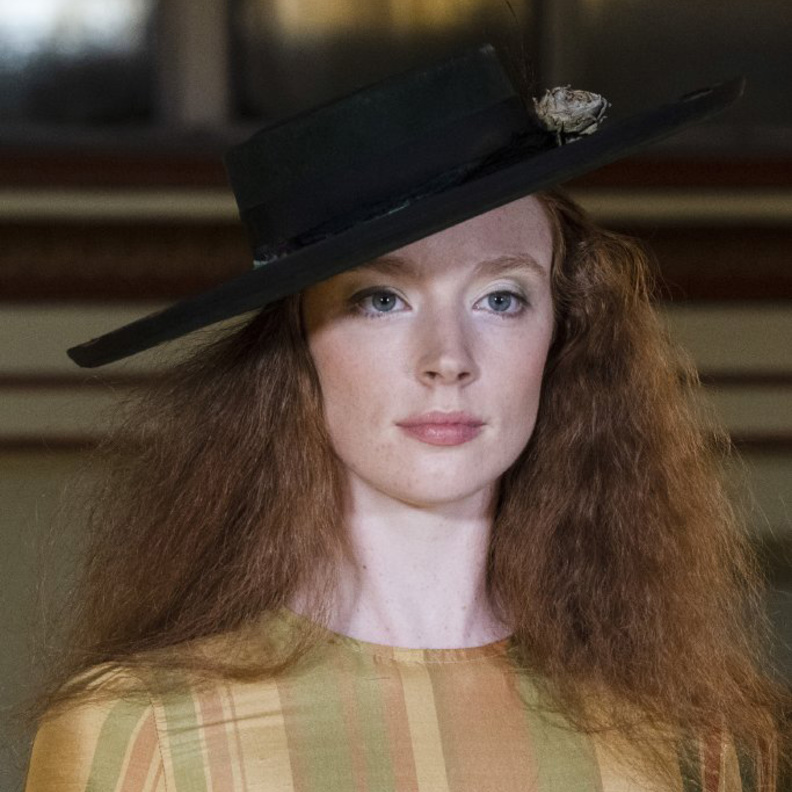 صيحات جمالية لربيع 2020 مع المكياج الفضي من دار Prophetik