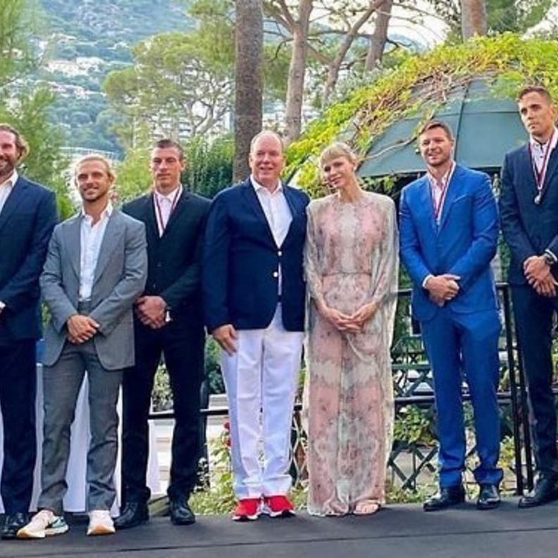 الأمير ألبيرت والأميرة تشارلين يستضيفان حفل عشاء رسمي