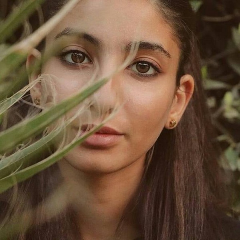 ابنة منى زكي واحمد حلمي