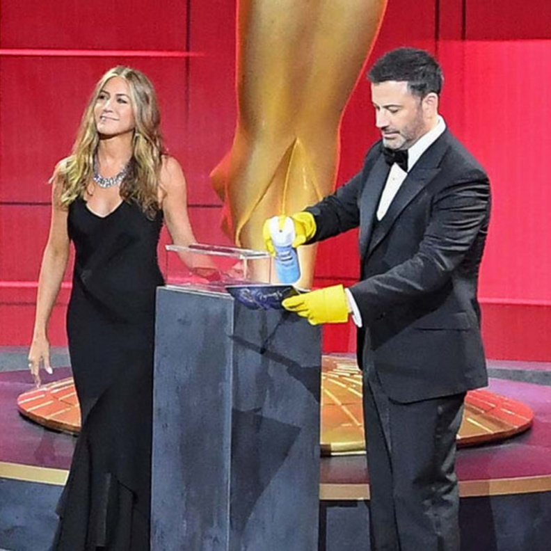 جينيفر أنستون