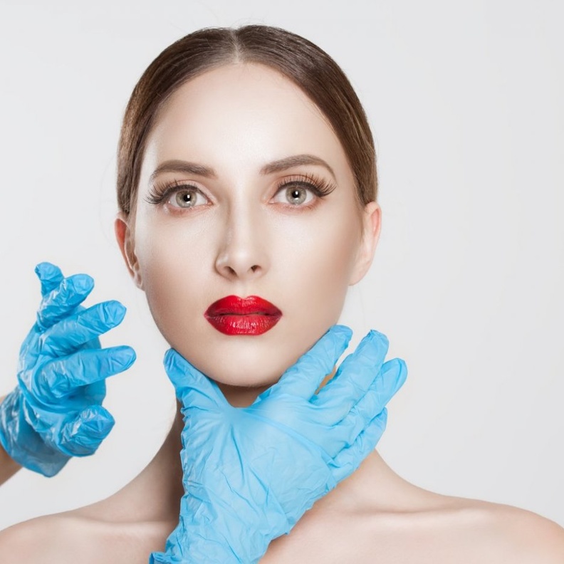  طريقة استخدام تقنية الالترافورمر لعلاج الذقن المزدوجة