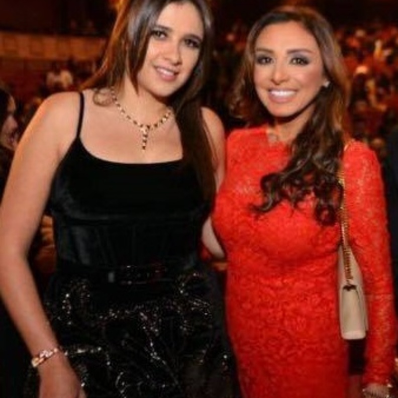 انغام وياسمين عبد العزيز