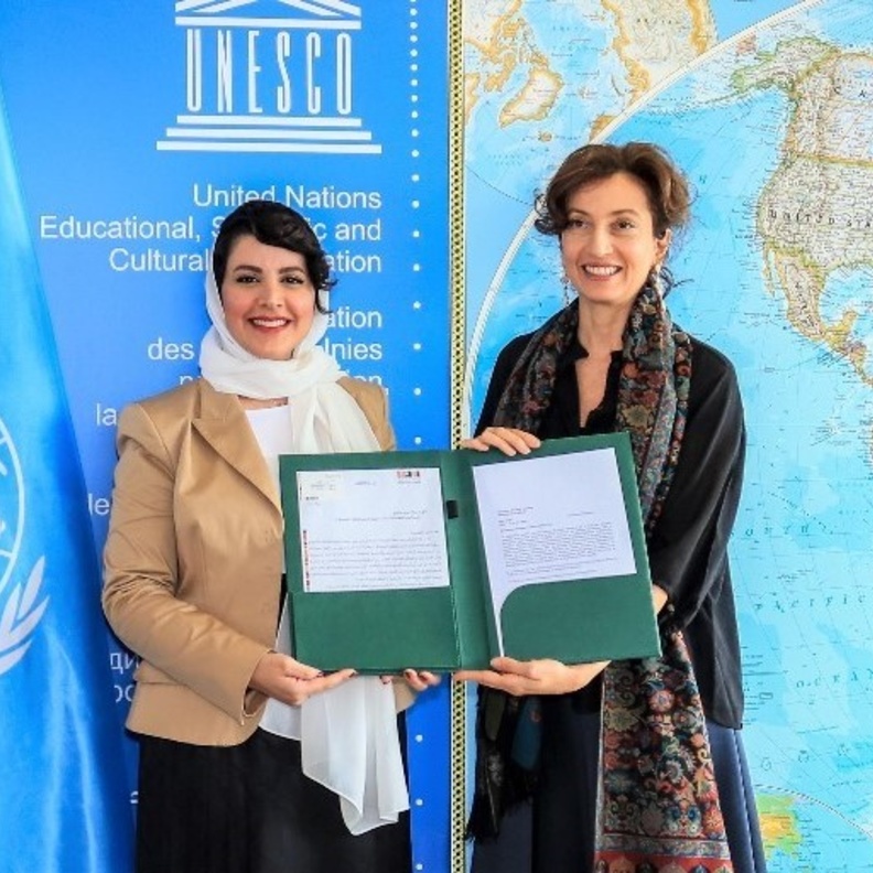 الأميرة هيفاء آل مقرن تسلم أوراق اعتمادها مندوبة دائمة للمملكة لدى اليونسكو