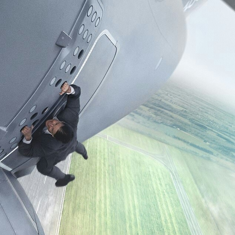 توم كروز يسافر الى الفضاء