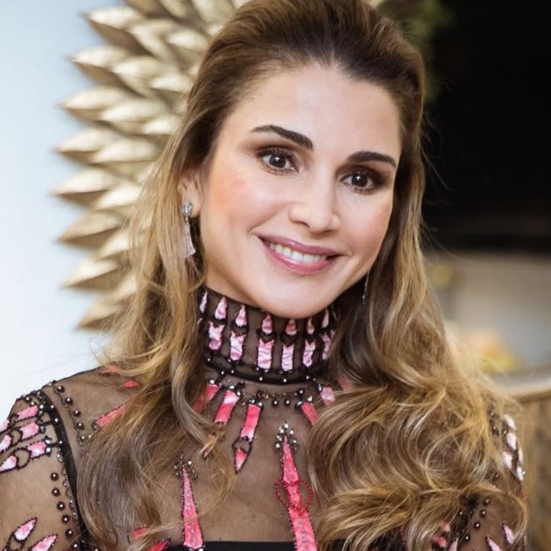 الملكة رانيا واهم اسرارها الجمالية في المكياج والشعر