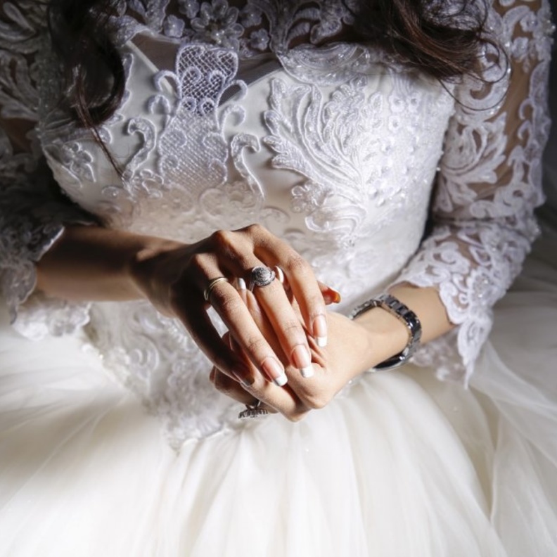 تصوير عروس بكاميرا المصورة نعمه العماري