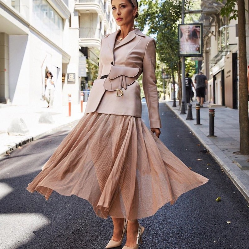  تنسيقات ملفتة لمختلف المناسبات في التنورة التول مع البليزر