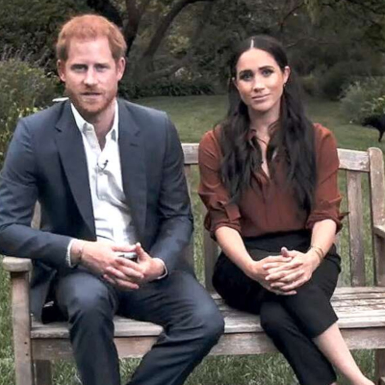 صور أحدث إطلالات ميغان ماركل بالقميص في لوك أنيق وعصري