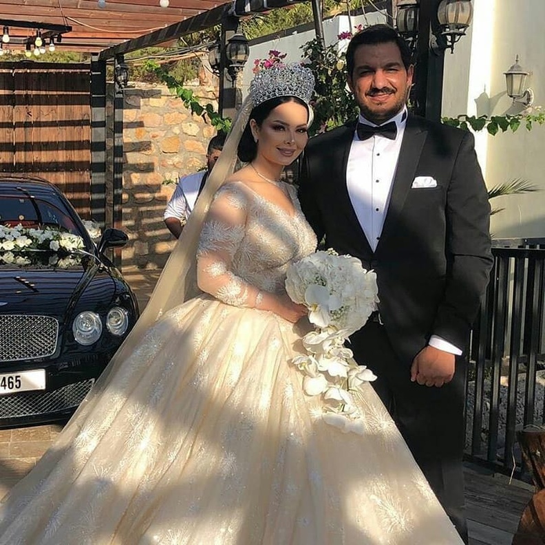 ديانا كرزون في شهر العسل