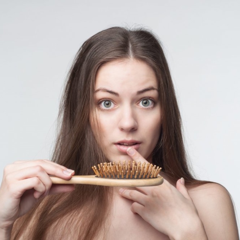 الضغوطات النفسية والتوتر يؤثران بشكل سلبي على صحة الشعر