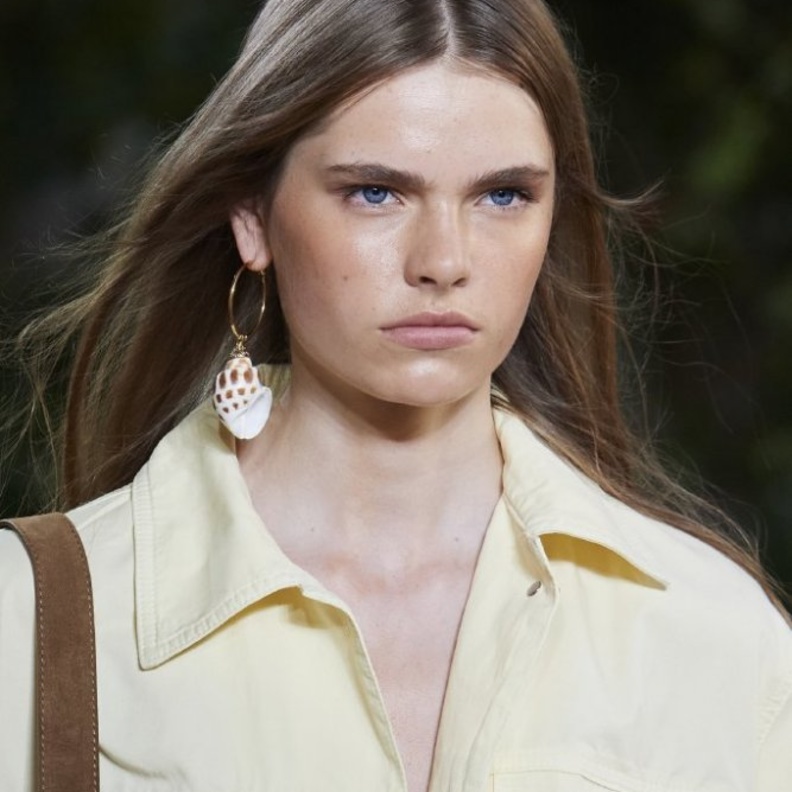 مكياج نيود طبيعي من دار Alberta Ferretti