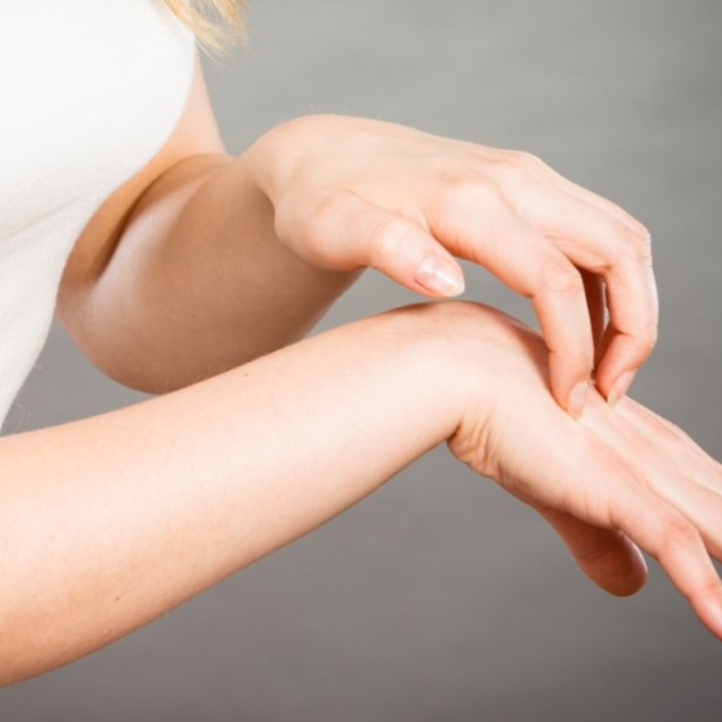  اعراض الأكزيما في اليد وطرق علاجها والوقاية منها