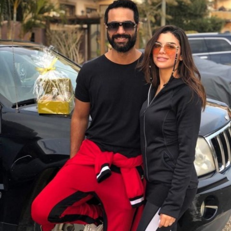 كريم فهمي وزوجته 