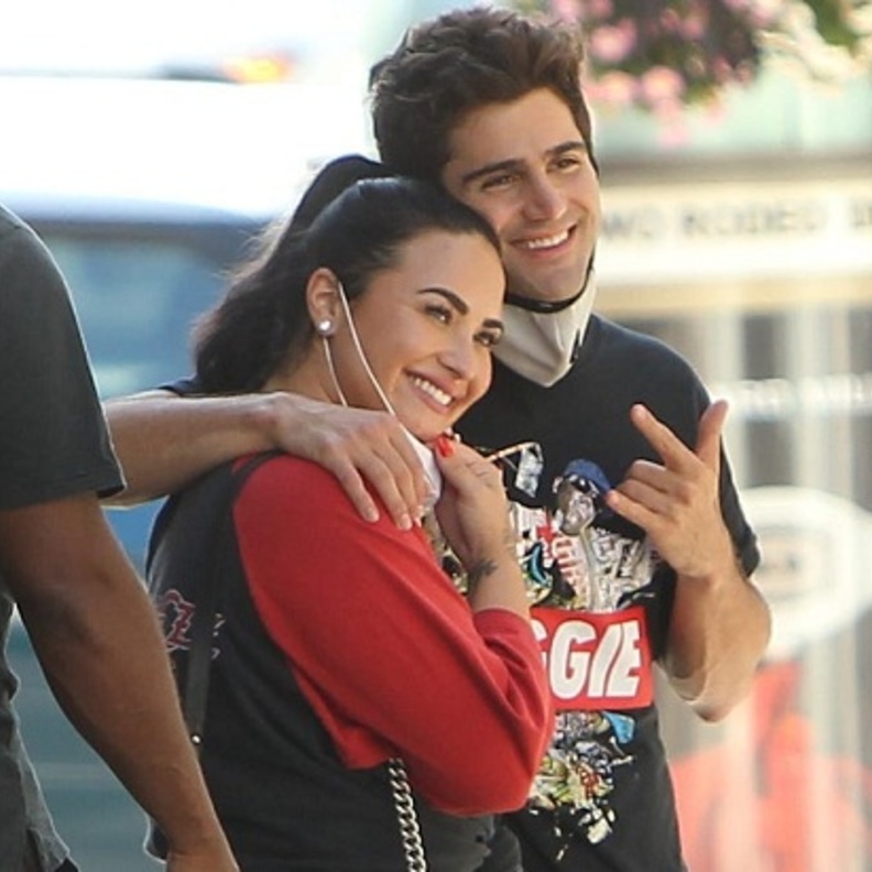 ديمي لوفاتو وخطيبها