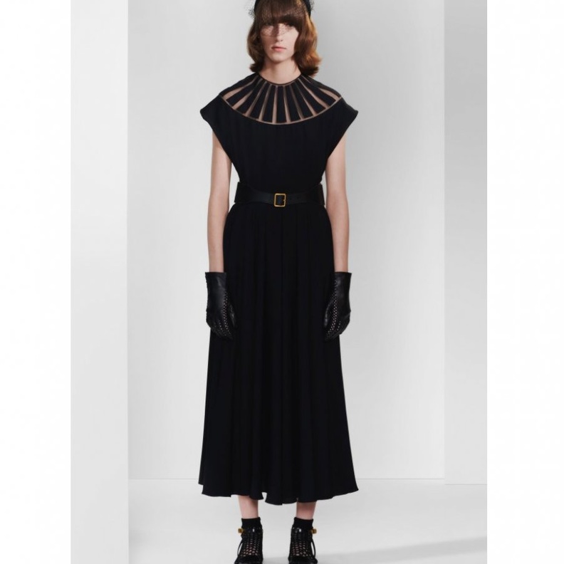  فستان أسود ماكسي من Christian Dior