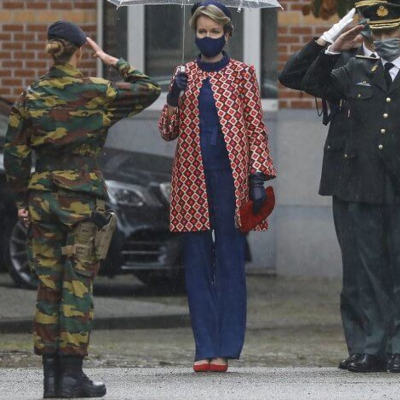  ملك وملكة بلجيكا يحضران عرض عسكري تشارك فيه ابنتهما الكبرى