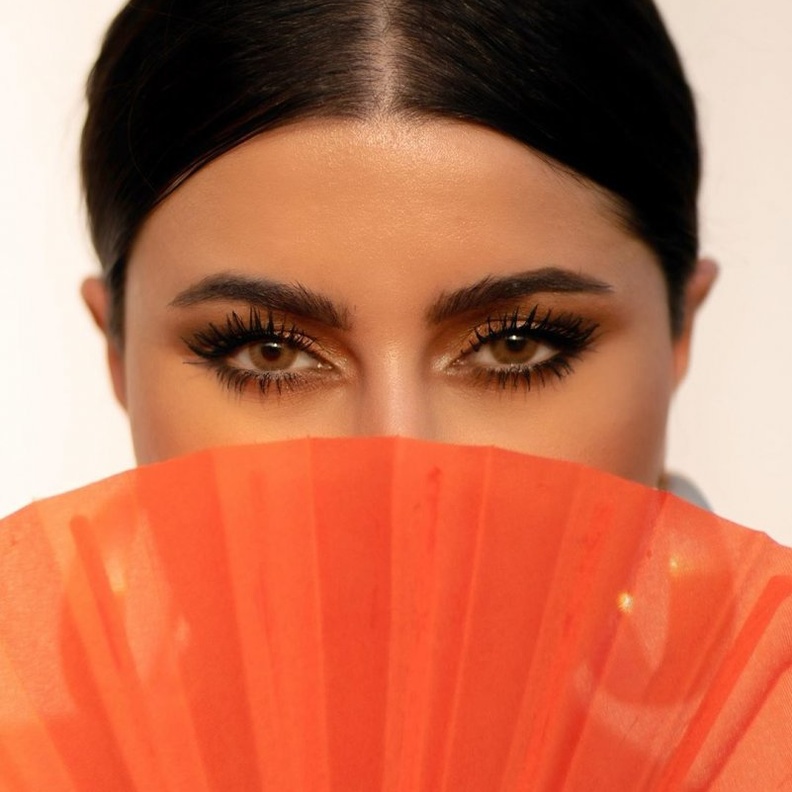 طريقة رسم مكياج للعيون اللوزية بأسلوب مينا الشيخلي