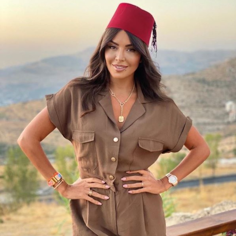  اطلالة أمل بوشوشة في احدث ظهور لها تعرب عن حبّها للبنان