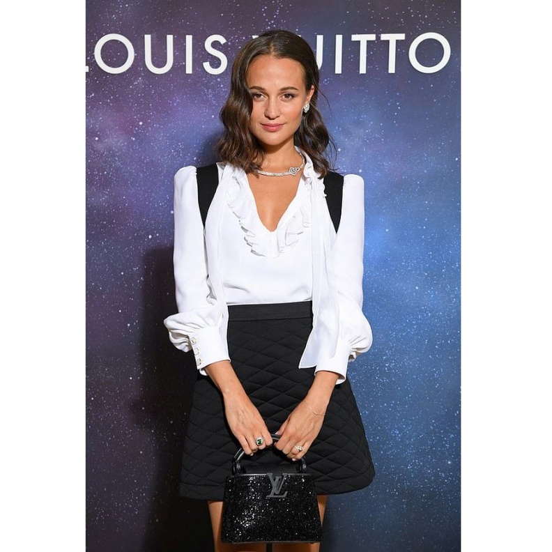  تزيّنت بمجوهرات ماسية راقية