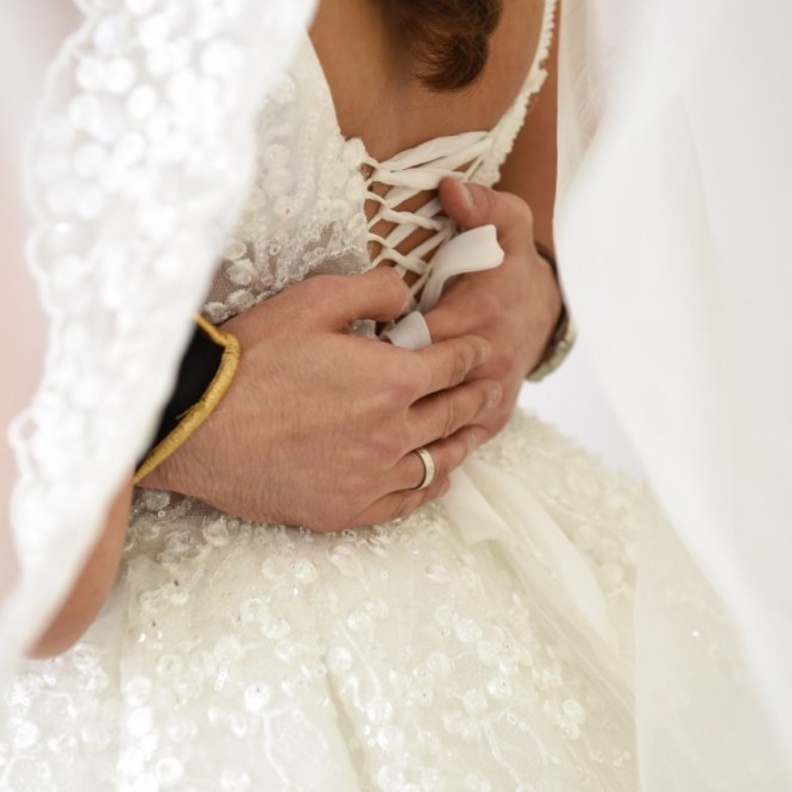 لقطه لعروسين من المصورة السعودية سمر الشريف