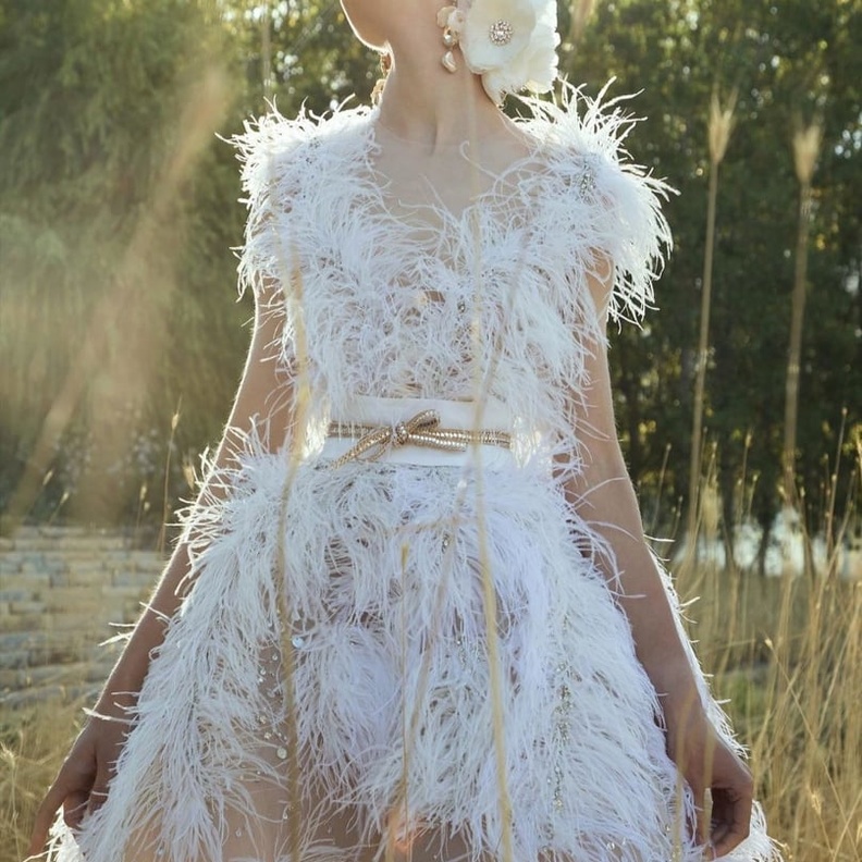 فستان ابيض من ايلي صعب