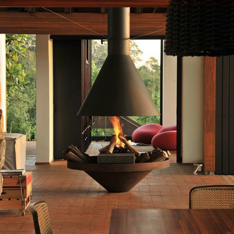 مدفأة دائرية باللون الأسود وبتصميم مودرن