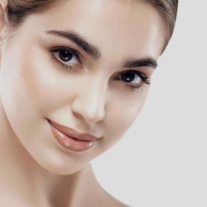  افضل ماسكات طبيعية لتنظيف الوجه وتفتيح لونه