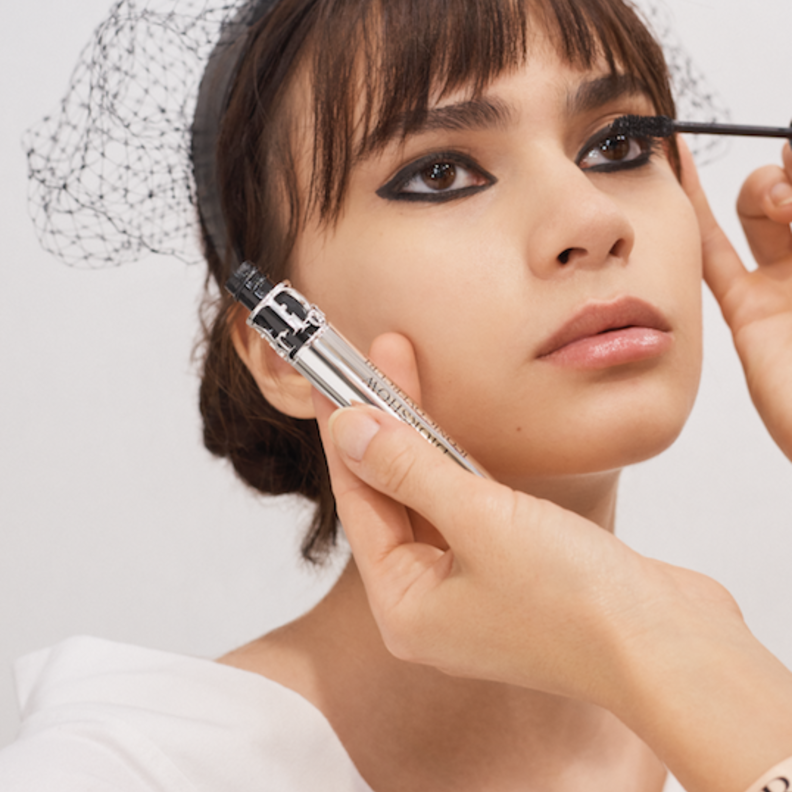 خلف كواليس عرض  SPRING-SUMMER 2021 READY-TO-WEAR