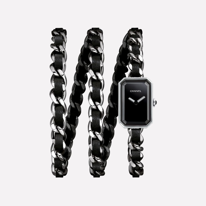 ساعة من شانيل Chanel