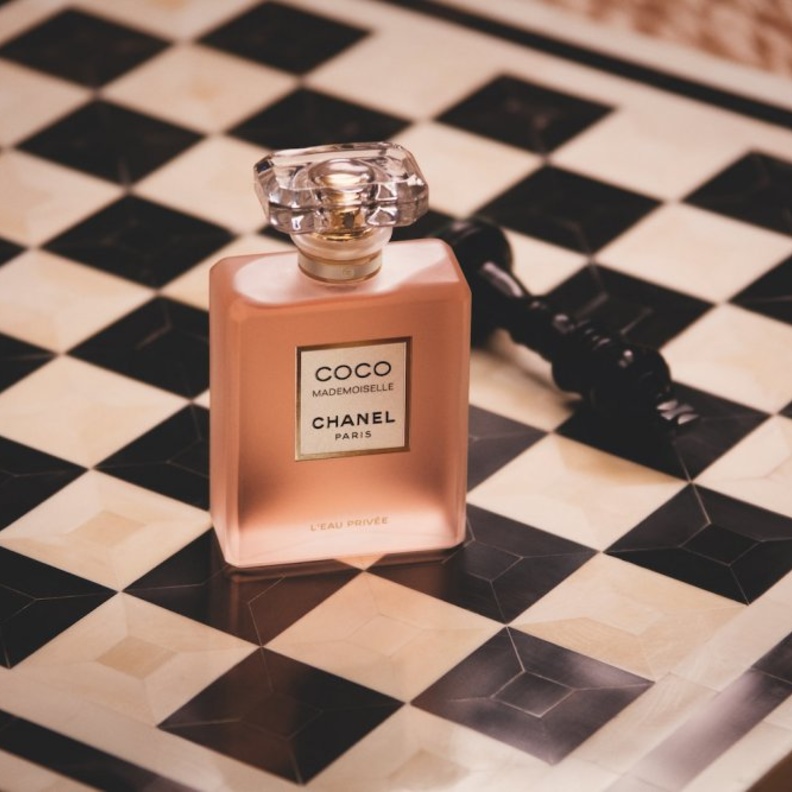 إصدار دافئ بإشراقة ناعمة يجعل منه أفضل تعبير عطري من Coco Mademoiselle