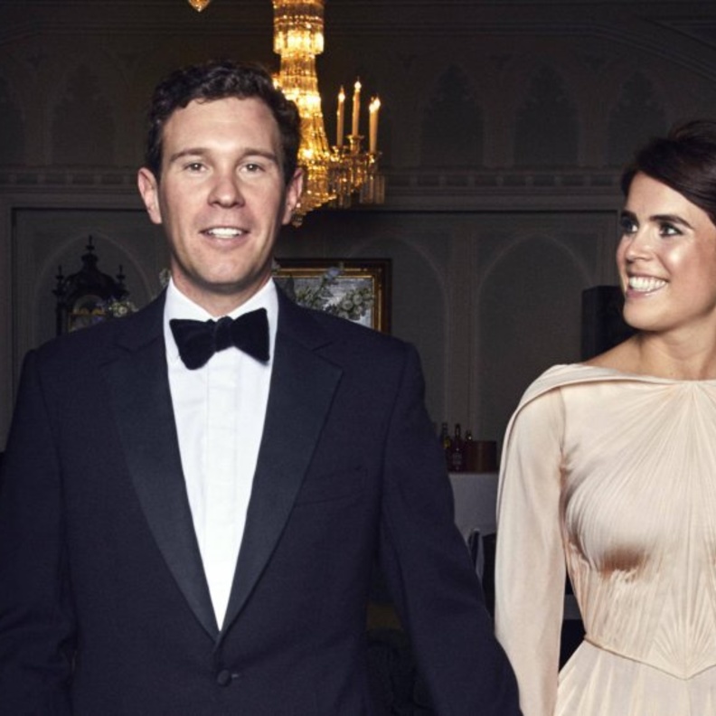 الأميرة يوجين أول طفل ملكي بريطاني تجري له مراسم تعميد علنية